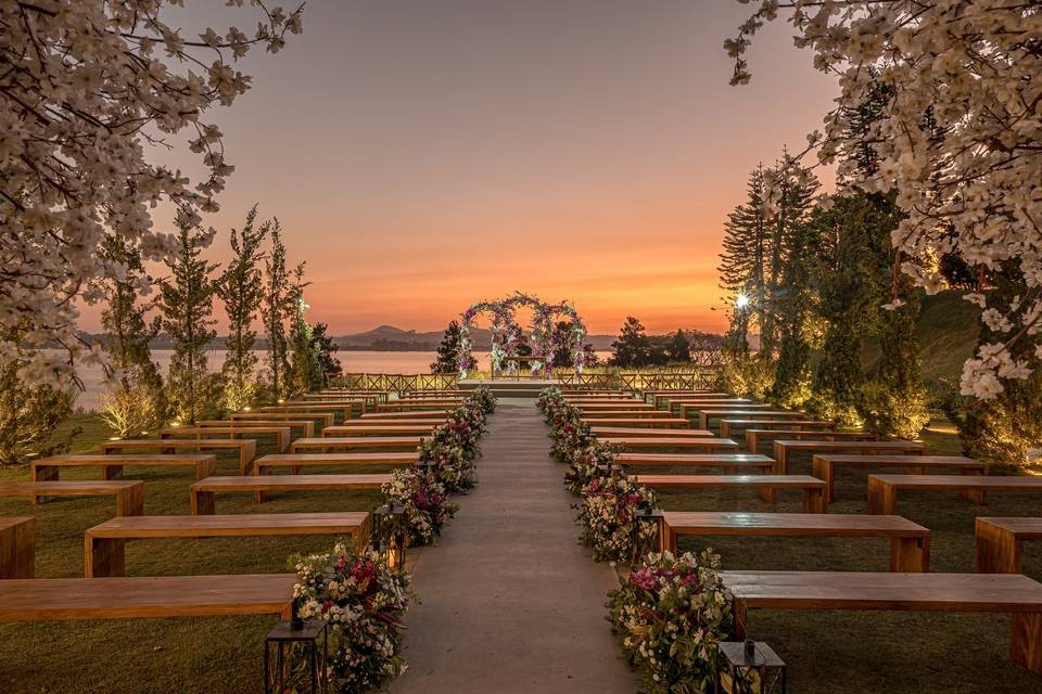 Pôr do Sol Mágico na Cerimónia